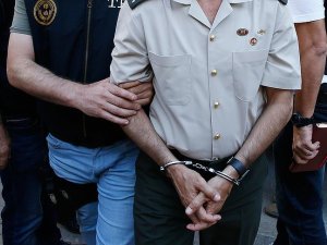 Darbeci komutanlar gözaltına alınıyor
