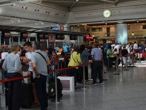'İstanbul hava sahası saat 06.00'da sefere açıldı'
