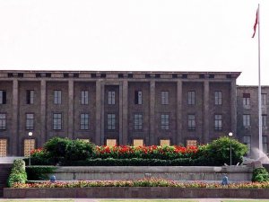 Binlerce kişi Meclis Şeref Holü'nde darbe karşıtı slogan attı