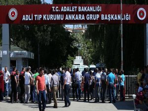 Demokrasi şehitlerinin cenazeleri yakınlarına veriliyor