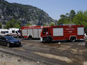 Antalya'da tur otobüsü devrildi: 6 ölü, 20 yaralı
