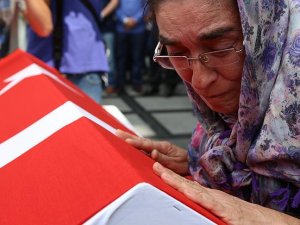 Fotomuhabiri Canbaz için Yeni Şafak gazetesinde tören düzenlendi