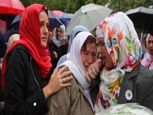 Bosna savaşında kurşuna dizilen kurbanlar anıldı