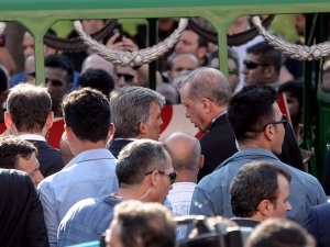 Erdoğan gözyaşlarını tutamadı