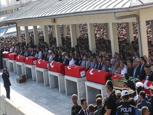 Şehitler için Kocatepe'de tören