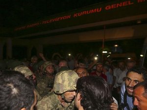 TRT'ye baskın yapan ve Boğaziçi Köprüsü'ne tanklarla giden askerler tutuklandı
