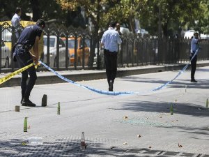 Başkentte polisten kaçan bir kişi vurularak gözaltına alındı