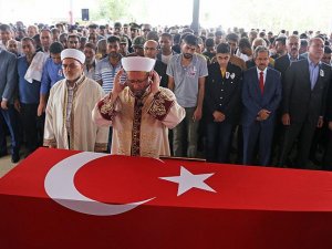 Şehit polis Uğur son yolculuğuna uğurlandı