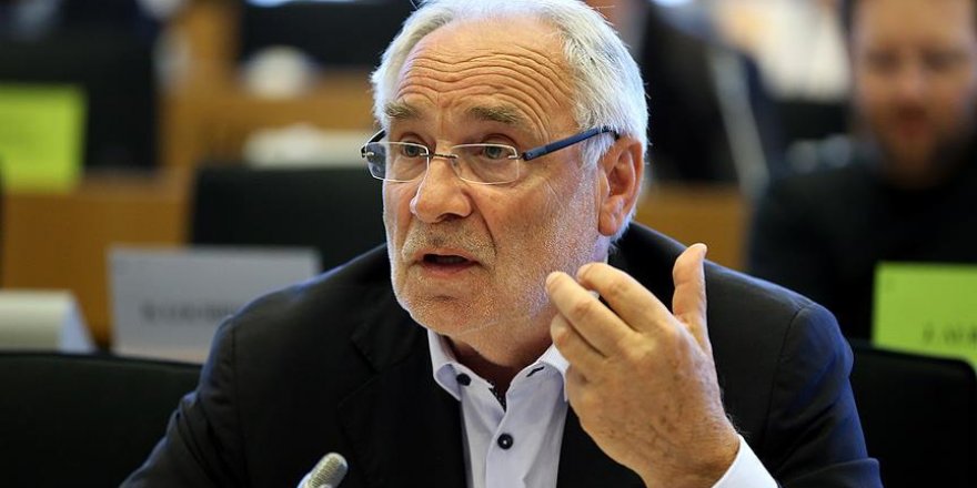 "Türkiye'de bir tür paralel devlet var"