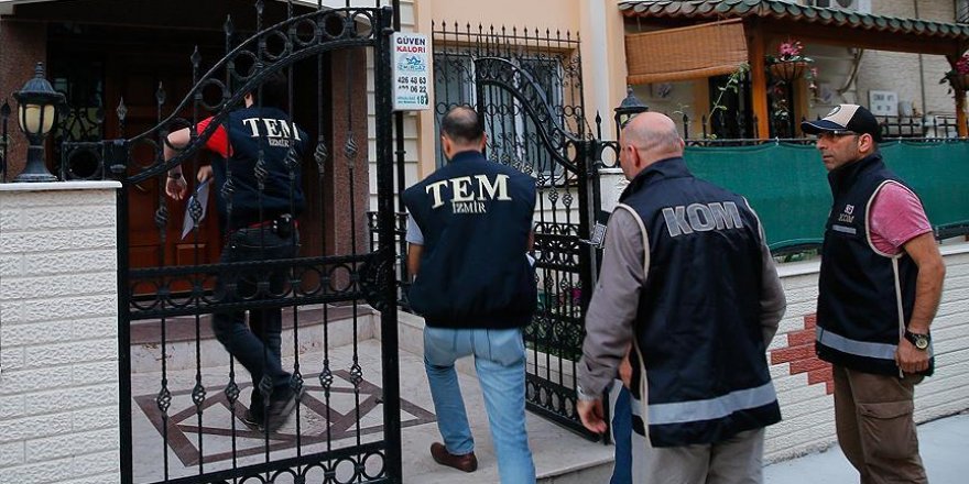 İzmir'de 11 avukat gözaltına alındı