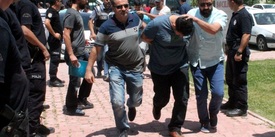 Konya'da darbeci askerler adliyeye sevk edildi