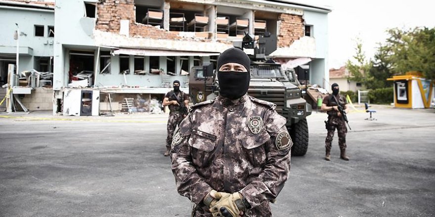 'Teröristleri, TSK'nın şerefli üniformasını üzerlerinden çıkararak ayırdık'