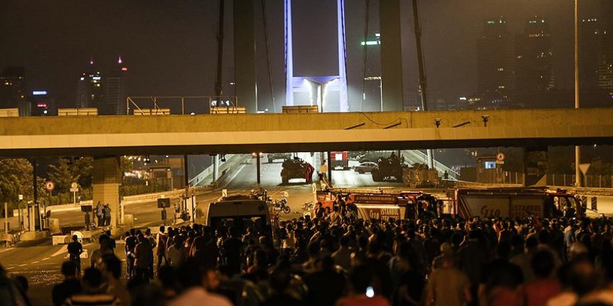 15 Temmuz gecesi Boğaziçi Köprüsü'nde yaşananlar MOBESE'ye yansıdı