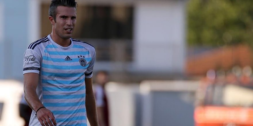 Van Persie Fenerbahçe'de kalıyor