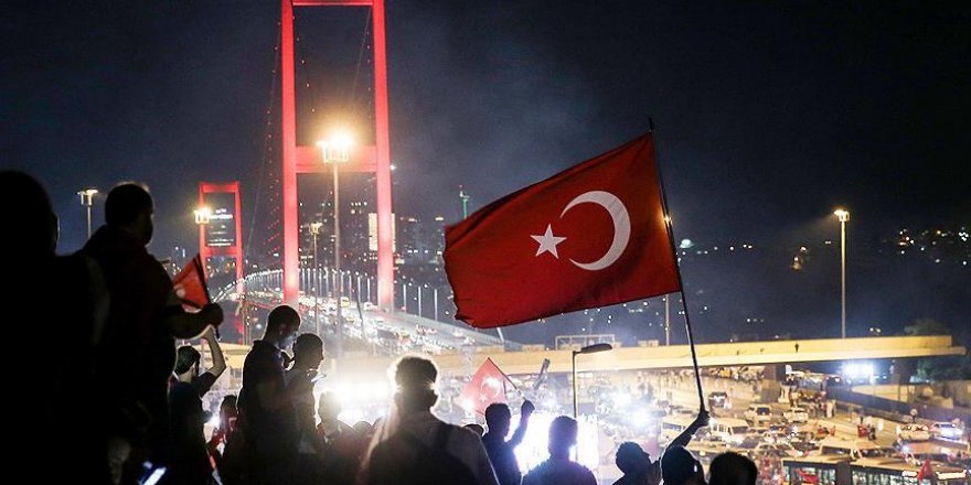 FETÖ'nün darbe girişimi tüm yurtta protesto ediliyor