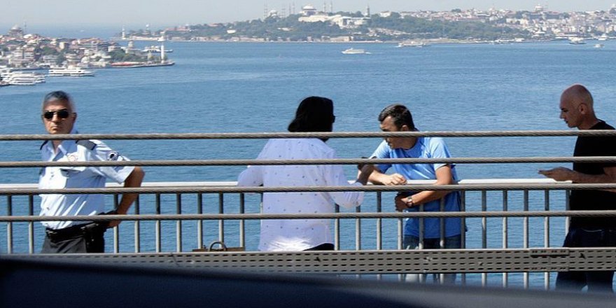 Aranan albay Boğaziçi Köprüsü'nde intihara kalkıştı