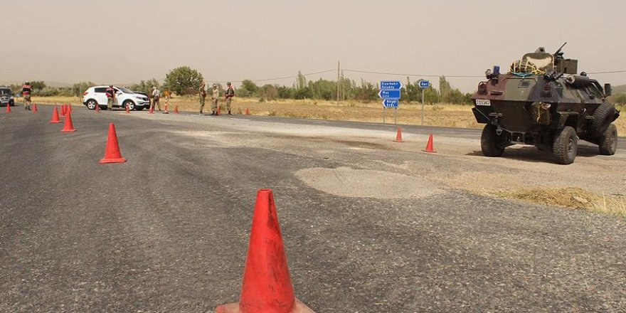 Diyarbakır'da 2 ton patlayıcı ele geçirildi