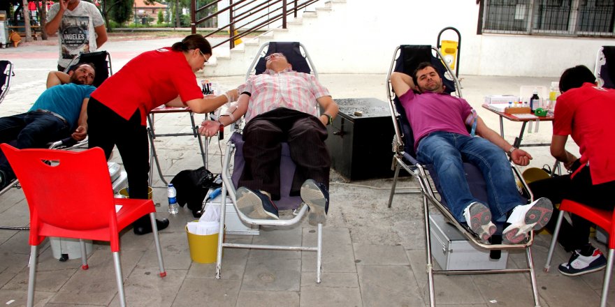 Seydişehir'de Kızılay'a kan bağışı