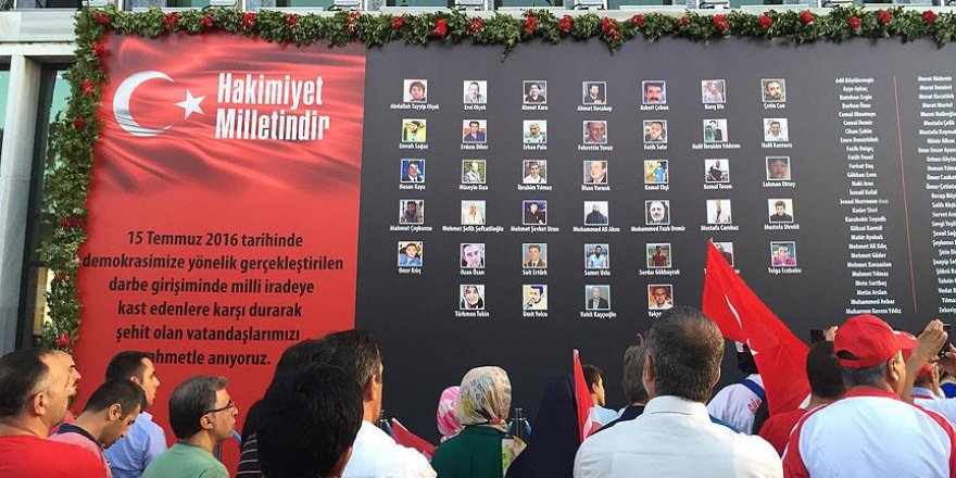 Demokrasi nöbeti devam ediyor