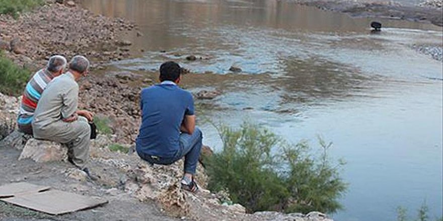 Baraj gölüne giren 2 kız kardeş boğuldu