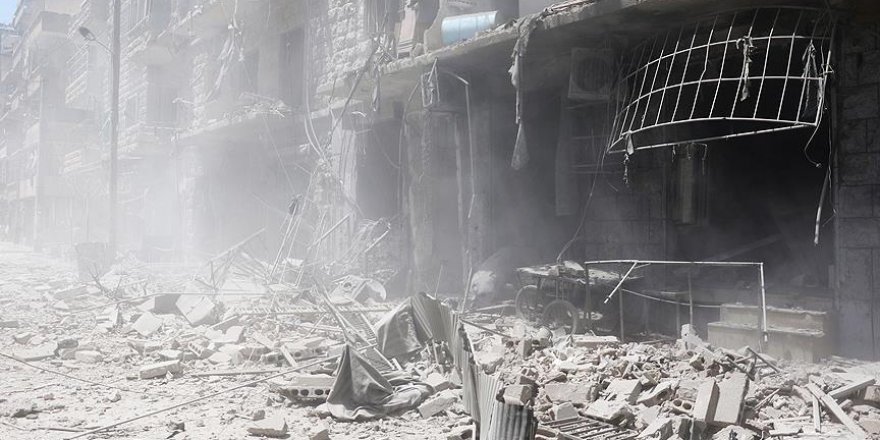 Rus uçakları Halep'te yerleşim yerine saldırdı
