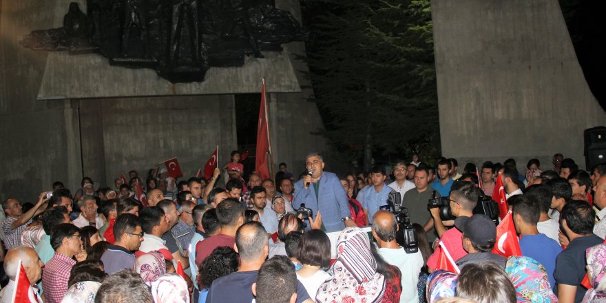 Ereğli’de demokrasi nöbeti sürüyor