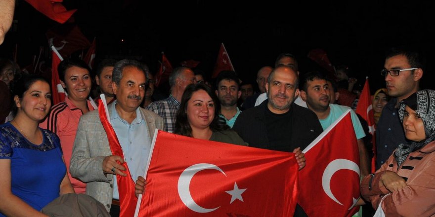 Akşehir’de demokrasi nöbeti