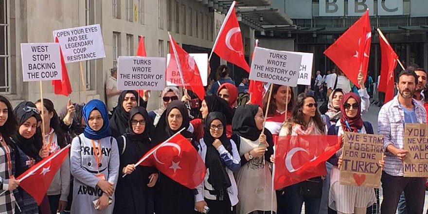 Türk Öğrenci Birliği BBC'yi protesto etti