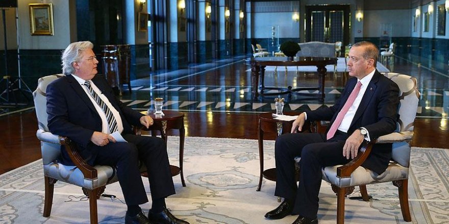 Erdoğan'ın terör çıkışı Alman sunucuya yayını kestirdi