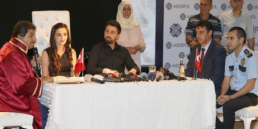 Darbe girişiminde yaralanan polis hastanede evlendi