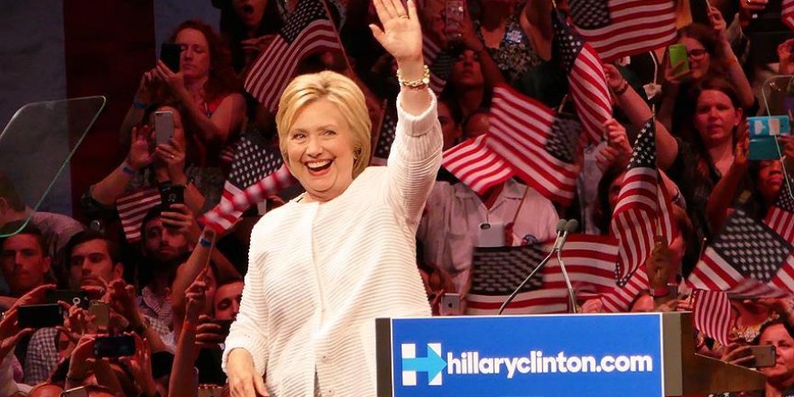 Hillary Clinton ABD’nin ilk kadın başkan adayı