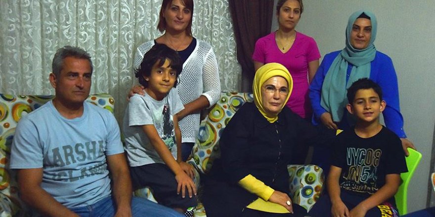 Emine Erdoğan şehit ailesini ziyaret etti