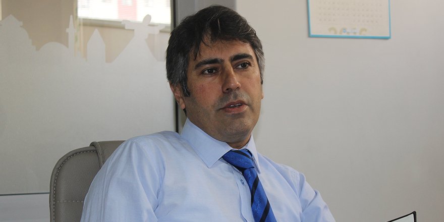 Mücadelede iki grup var; Çilesini çekenler ve edebiyatını yapanlar