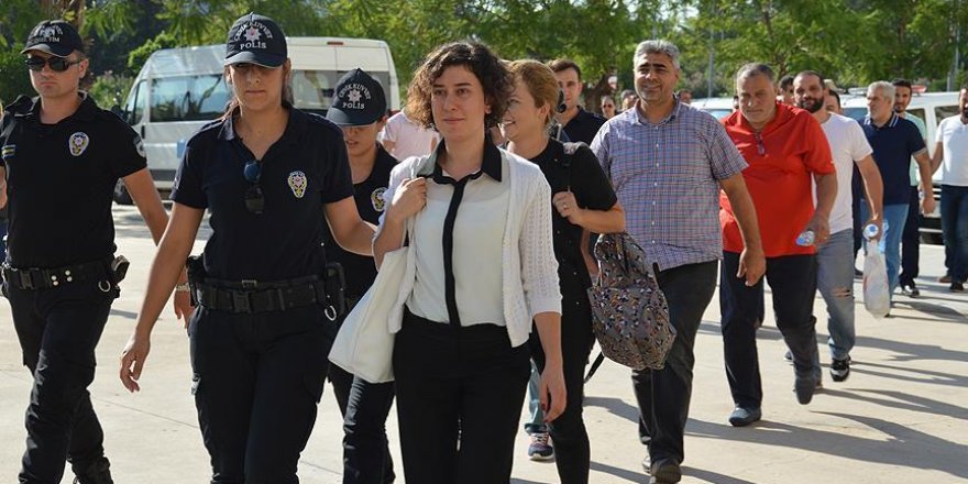 Gözaltı kararı çıkarılan 42 gazeteciden 19'u yakalandı