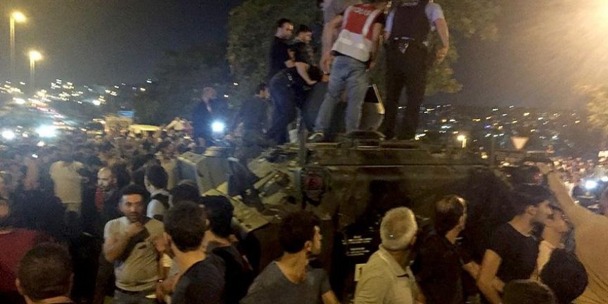 'Kahraman aramaya gerek yok, kahraman yüce milletimiz'