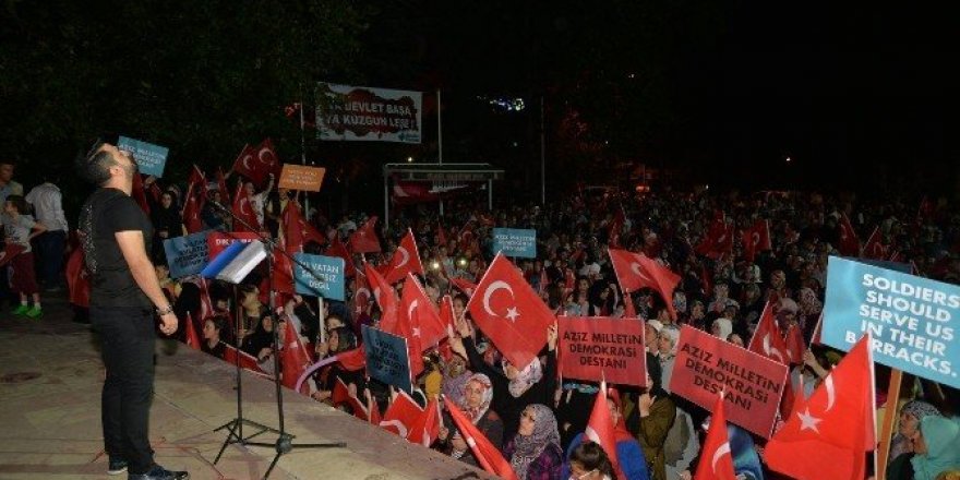 Bilecik’te demokrasi nöbeti sürüyor