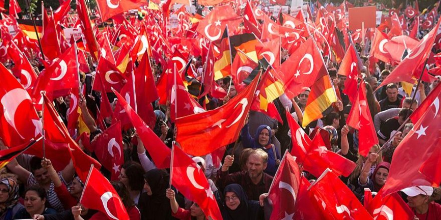 Almaya'da 'Darbeye Karşı Demokrasi Mitingi' alarmı