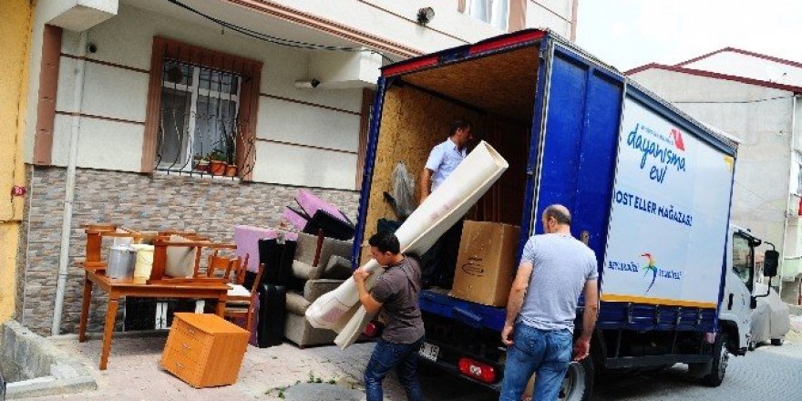 Beylikdüzü’nün dost elleri su baskınında mağdur olan aileye uzandı