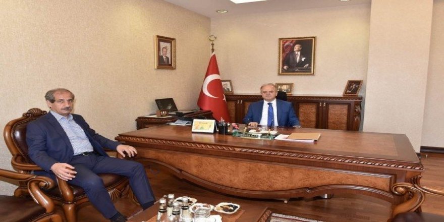 Vali Çakacak; "Milletimiz iradesine sahip çıkmıştır"