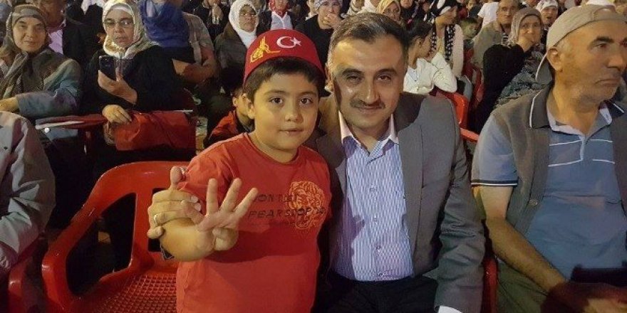 Develi’de demokrasi nöbeti sabaha kadar devam etti