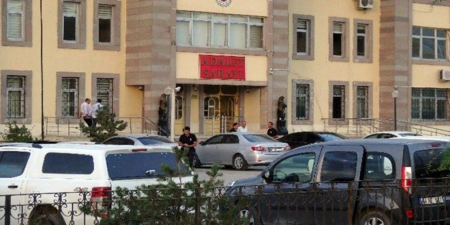 Doğubayazıt’ta 2 asker tutuklandı, 3 memur gözaltına alındı