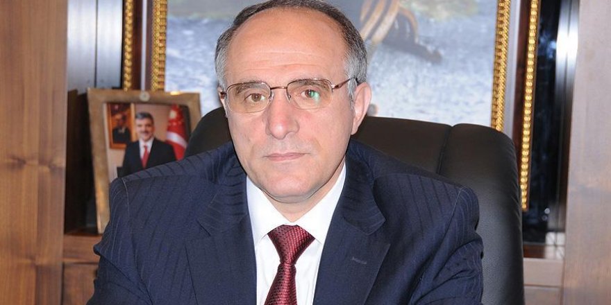 Açığa alınan vali saklandığı evde yakalandı