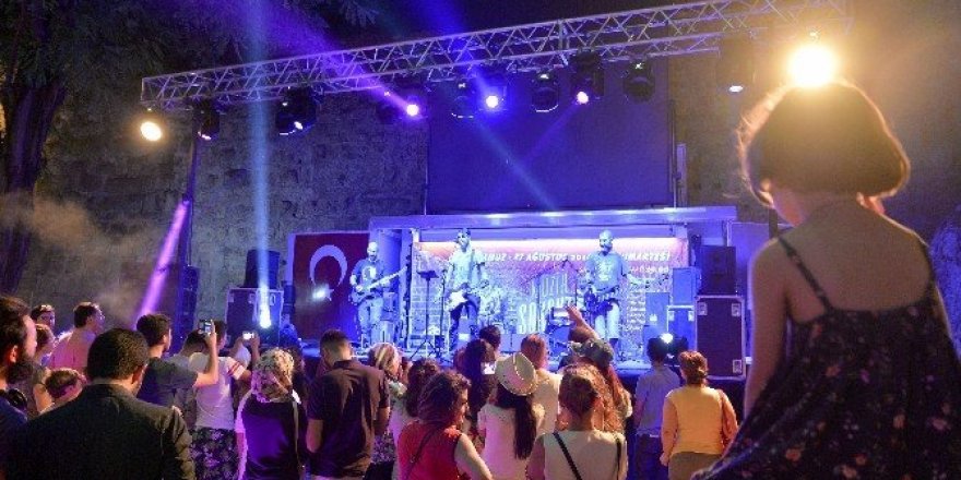 Muratpaşa’da demokrasi için müzik sokakta