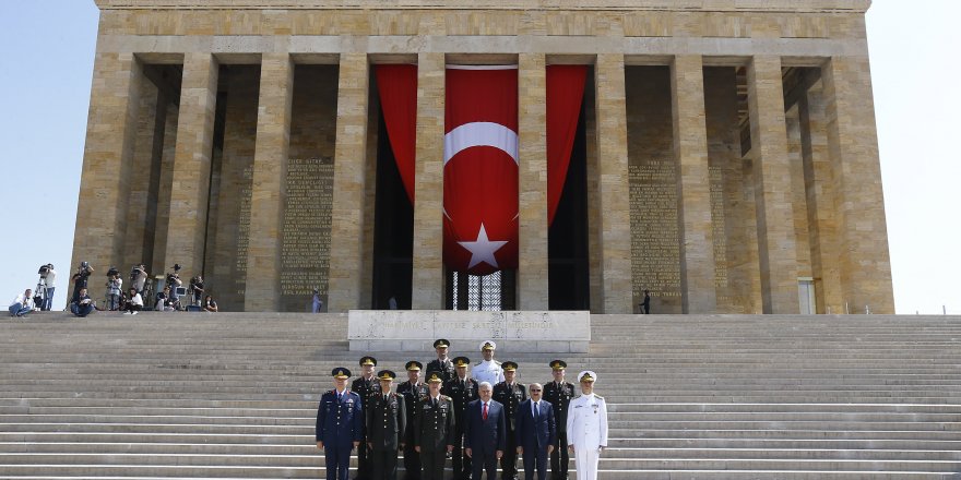 YAŞ üyeleri Anıtkabir'i ziyaret etti