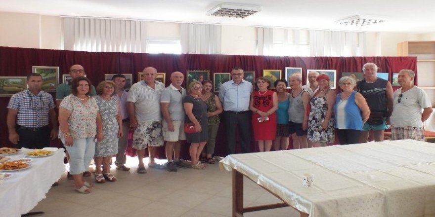 Ressam Gülnaz Deniz’in sergisi Akbük’te açıldı