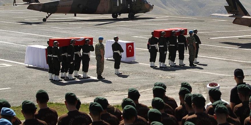 Şehit polis memurları için tören düzenlendi
