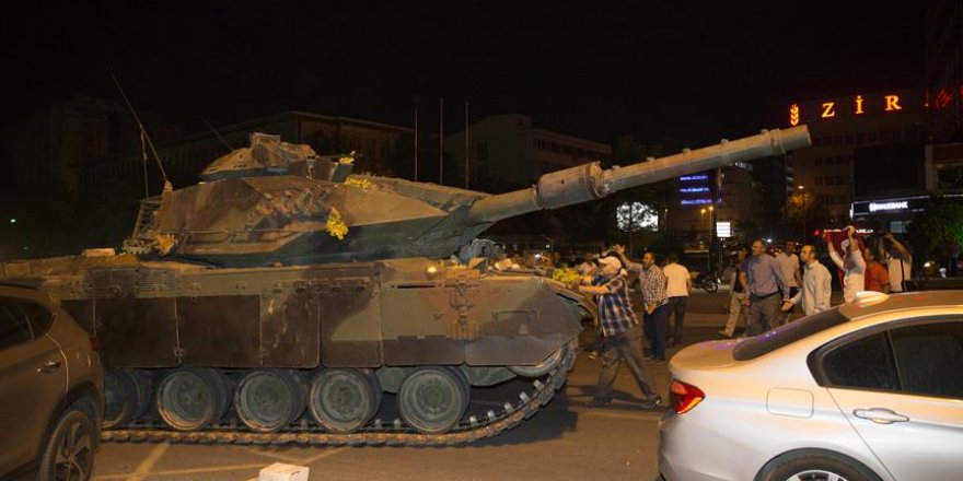 'Tankların gösteri için yürütüleceğini sandım'