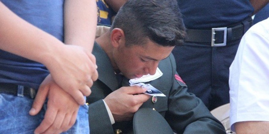 Ağabeye son öpücük