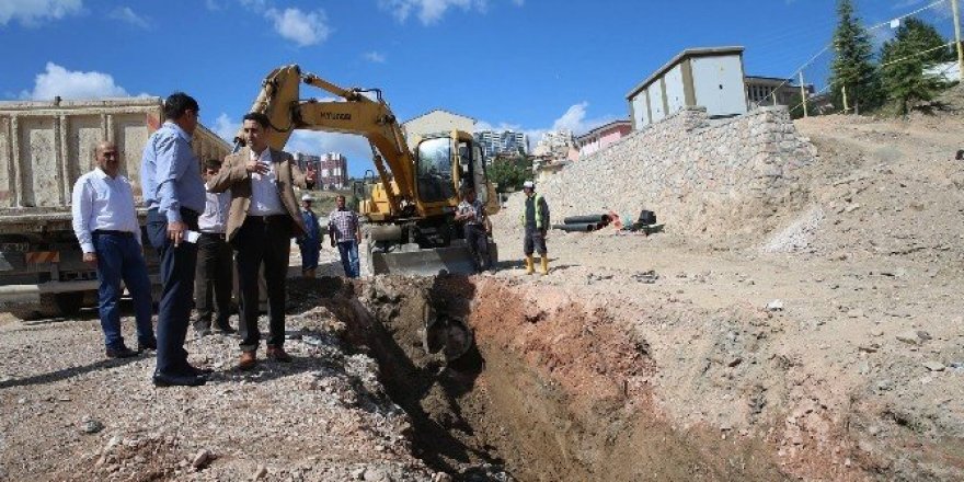 Başkan Eroğlu, alt yapı ve yol çalışmalarını yerinde inceledi