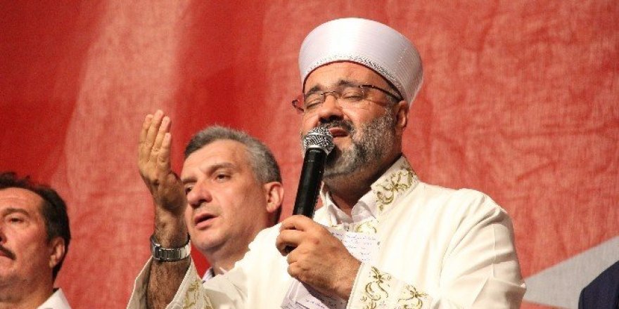 Bursalı din görevlileri meydana yürüdü